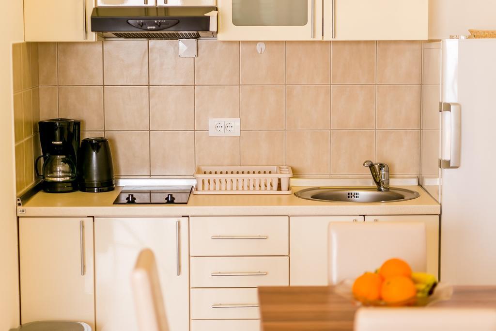 Apartments Lille Херцег-Нови Экстерьер фото